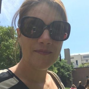 Meet your Posher, Emily